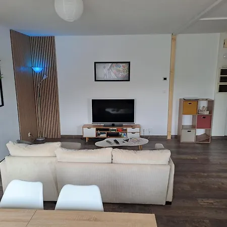 Proche Gare Et Circuit 24h Apartamento *